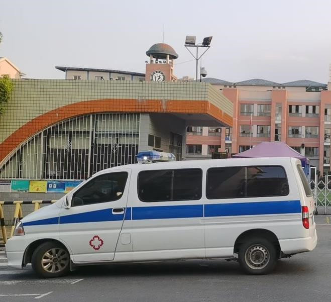 古冶救护车出租护送骨折病人一公里多少钱